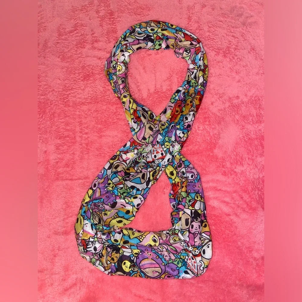 Tokidoki infinity scarf, super lightweight material and comfy - Picture 2 of 4